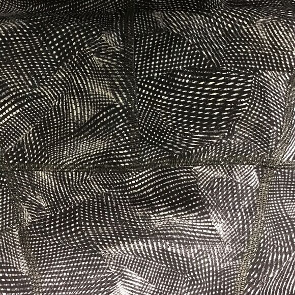 Lululemon Pace Rival Crop 22" Inseam Sz 8 Velocity Mesh Island Mist Black & Gray - Picture 11 of 11